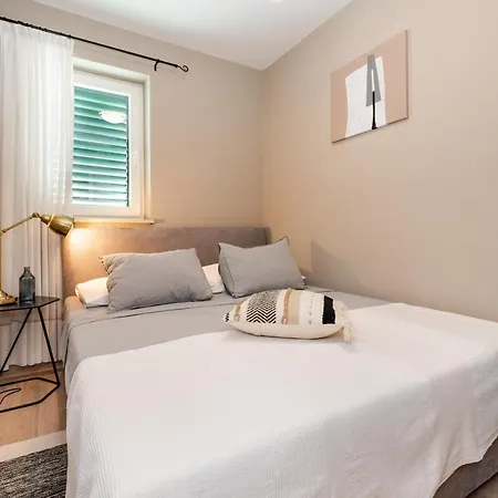 Cami -stylish With A Beautiful Seaview