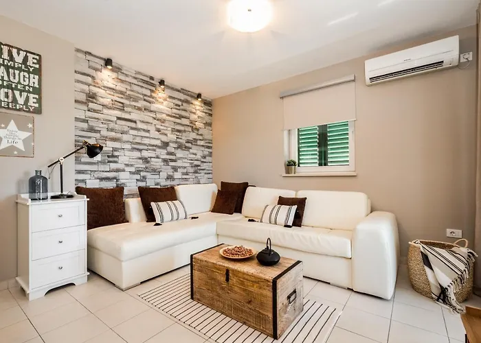 Cami -stylish With A Beautiful Seaview Rabac