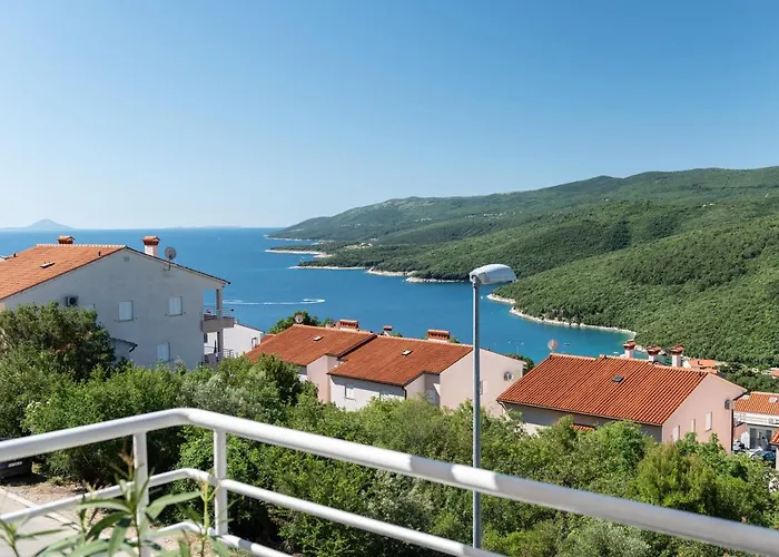 Cami -stylish With A Beautiful Seaview Daire