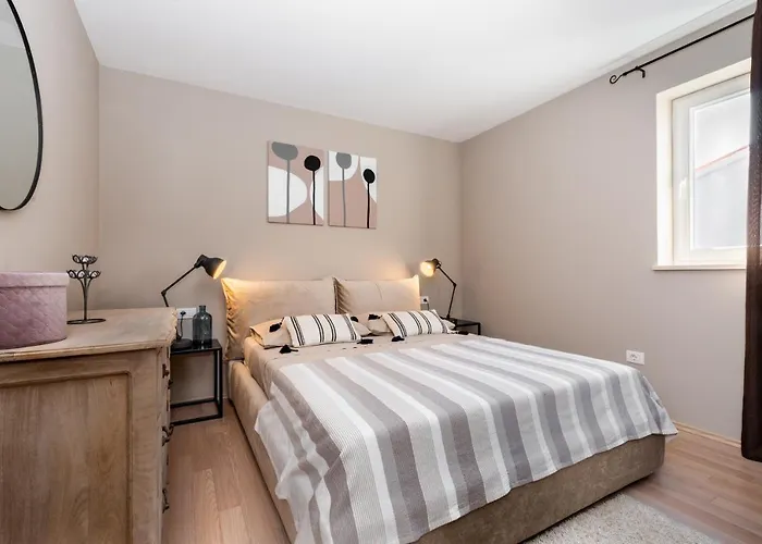 Cami -stylish With A Beautiful Seaview Daire Rabac