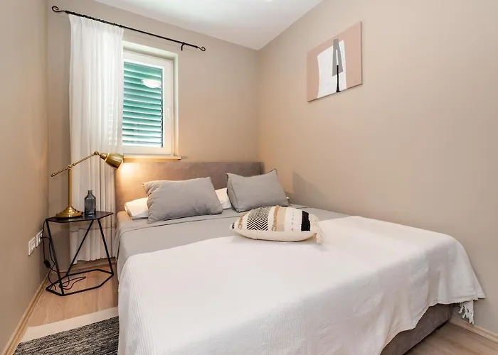 Cami -stylish With A Beautiful Seaview