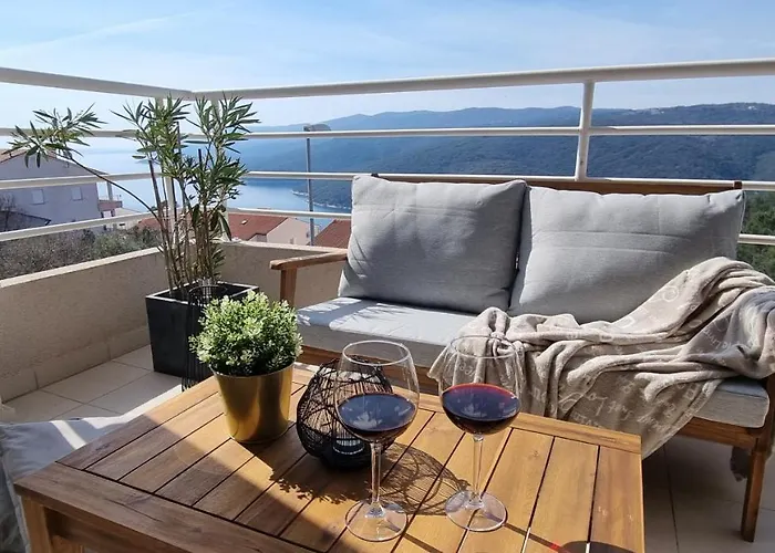 Cami -stylish With A Beautiful Seaview Daire Rabac