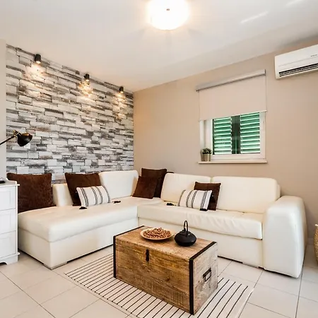 Cami -stylish With A Beautiful Seaview Rabac