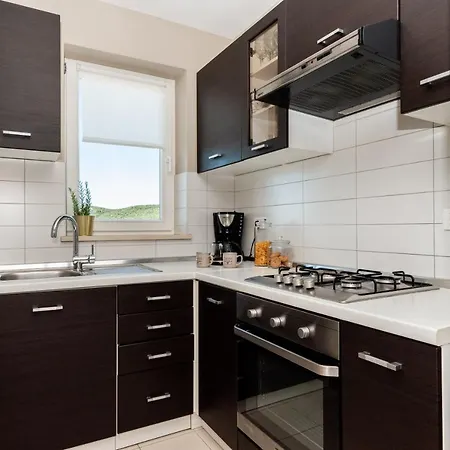 Cami -stylish With A Beautiful Seaview Apartment *